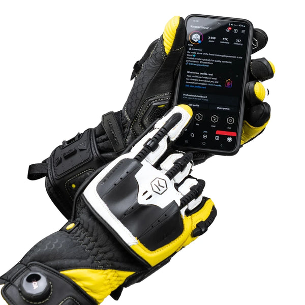 Knox Handroid Gloves MK5 black-yellow motorcycle gloves holding smartphone